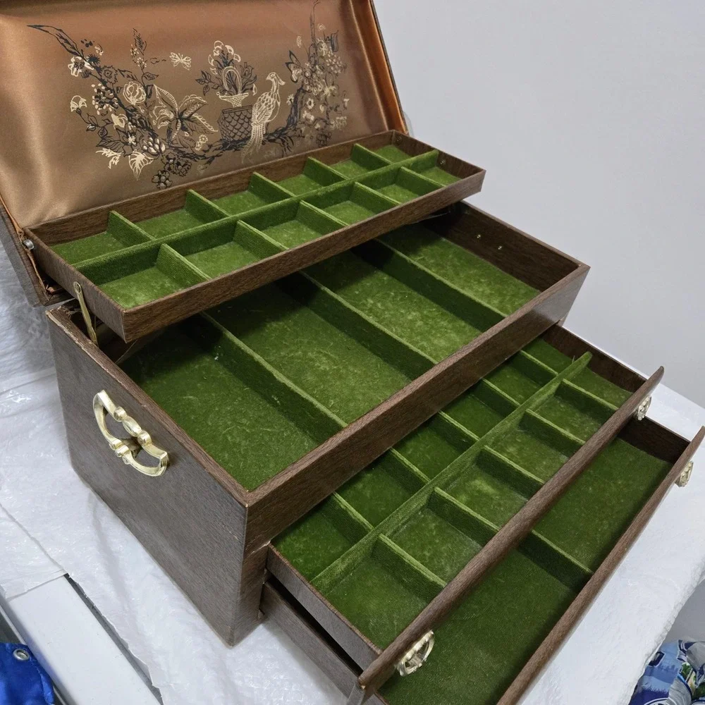 Vintage Large Jewelry Box Chest Faux Wood Grain Green Velvet Lining 3-Tier